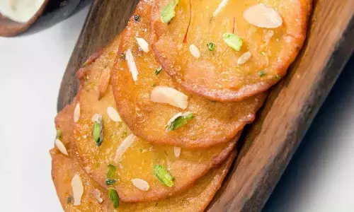 गणपति बप्पा को लगाएं मालपुए का भोग, जानें इसे बनाने का आसान तरीका गणपति बप्पा को लगाएं मालपुए का भोग, जानें इसे बनाने का आसान तरीका