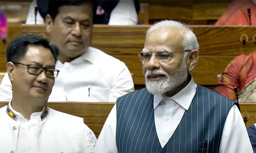 पीएम मोदी ने लोक सभा से महिला आरक्षण बिल पास करने के लिए सभी दलों के सांसदों का जताया आभार पीएम मोदी ने लोक सभा से महिला आरक्षण बिल पास करने के लिए सभी दलों के सांसदों का जताया आभार