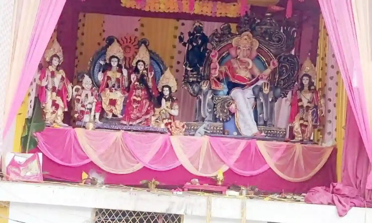 अजयगढ में जगह-जगह विराजे गजानन