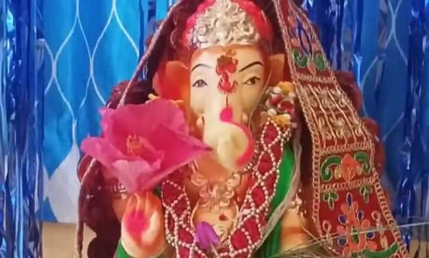 घर-घर में हो रही गणपति जी की पूजा-अर्चना