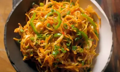 घर पर बनाएं रेस्टोरेंट जैसी चाइनीज भेल, जानिए इसकी आसान रेसिपी घर पर बनाएं रेस्टोरेंट जैसी चाइनीज भेल, जानिए इसकी आसान रेसिपी