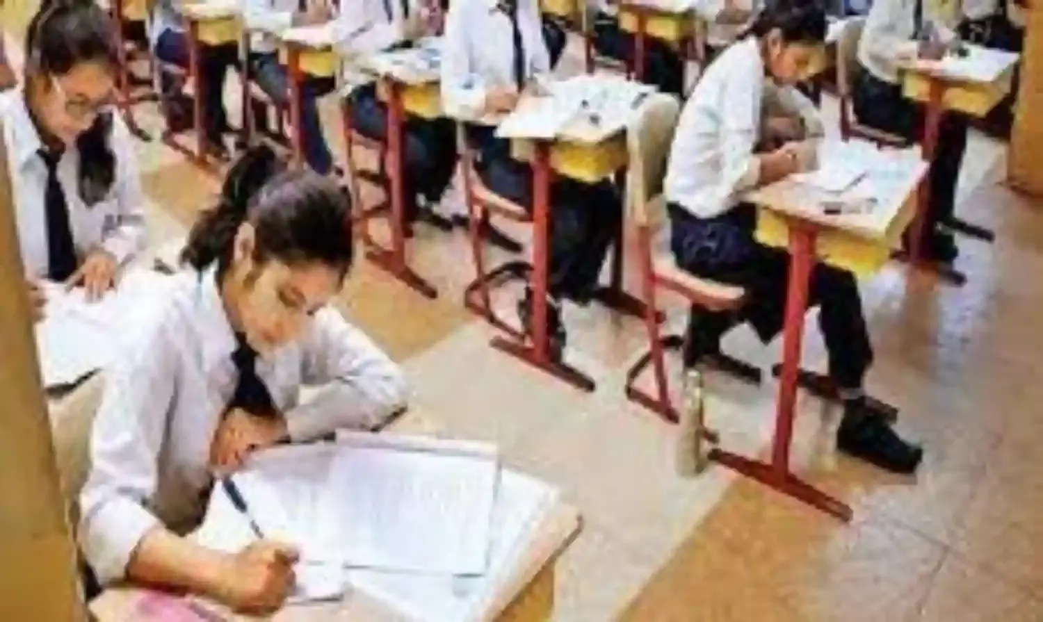 9वीं-11वीं के गैप वाले छात्र ऐसे भर सकते परीक्षा फार्म, एमपी बोर्ड ने जारी किये दिशा निर्देश