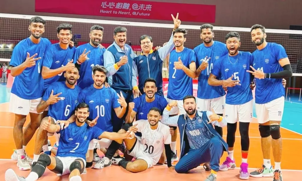 भारतीय पुरुष वॉलीबॉल टीम चीनी ताइपे को 3-0 से हराकर इतिहास रचने की राह पर भारतीय पुरुष वॉलीबॉल टीम चीनी ताइपे को 3-0 से हराकर इतिहास रचने की राह पर