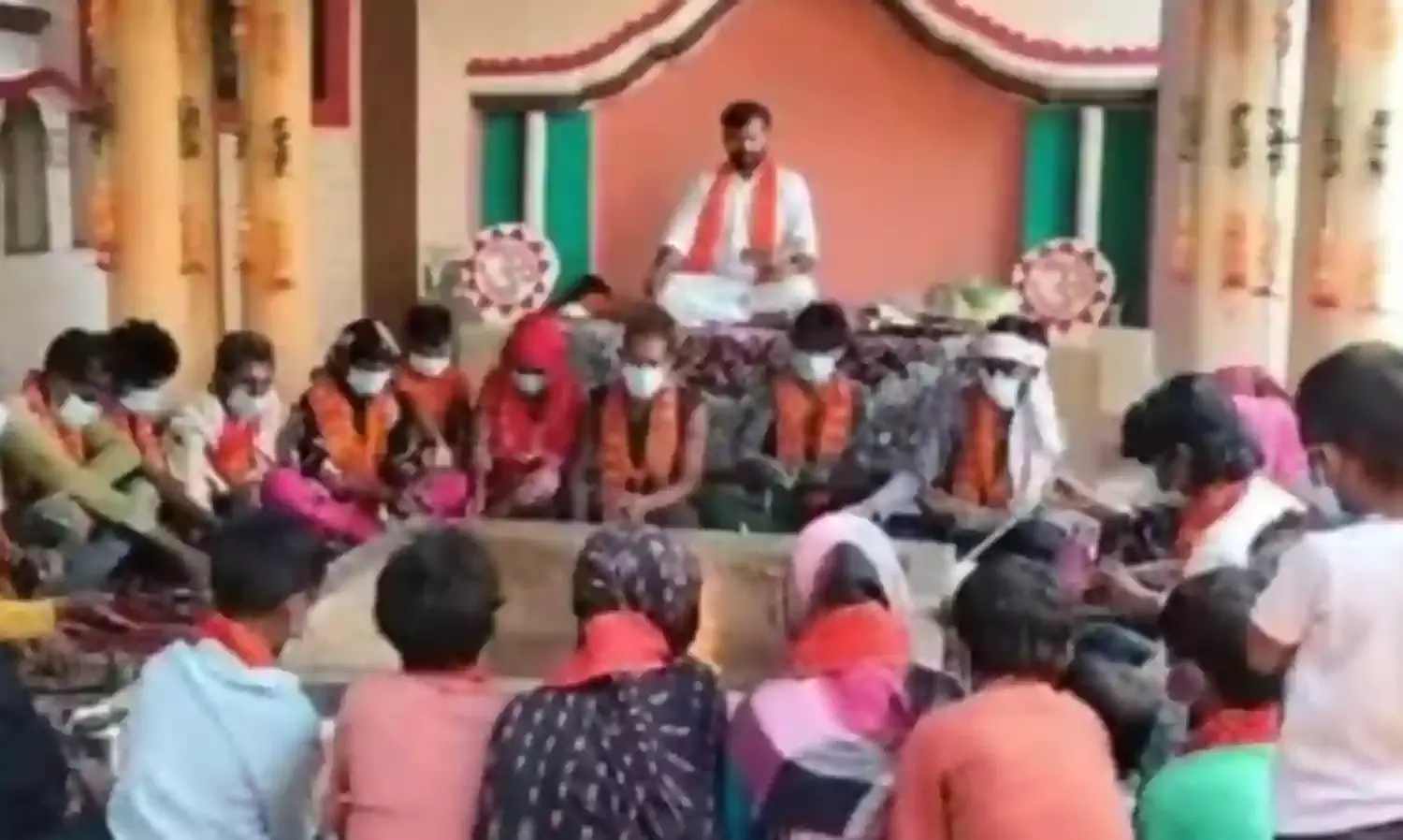 यूपी में 10 परिवारों के 70 लोगों ने अपनाया हिन्दू धर्म