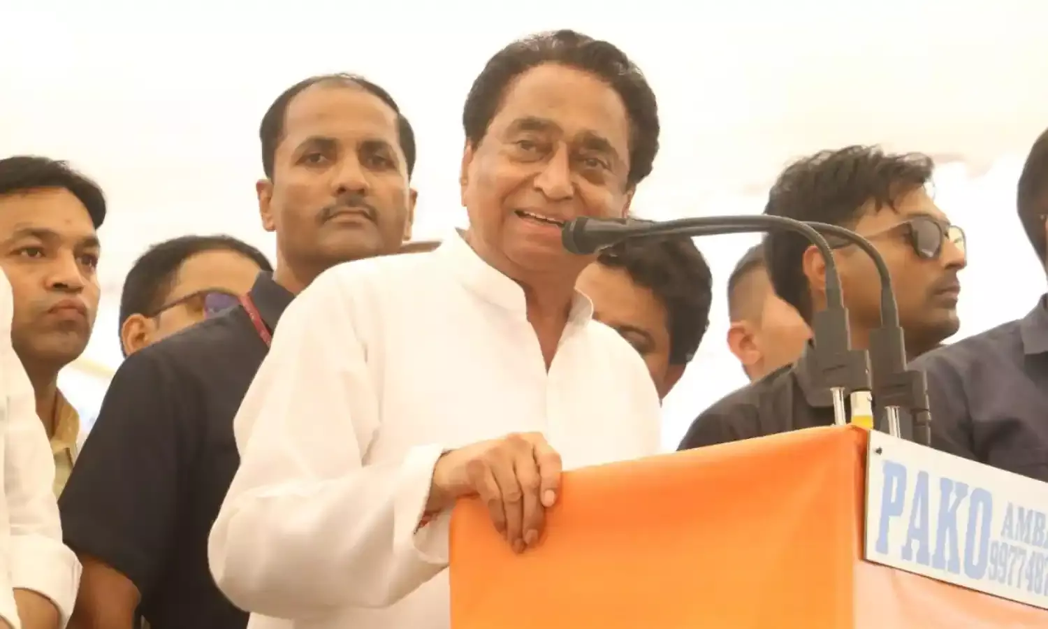 कमीशन पाने के लिए दिए जा रहे बड़े ठेके : कमल नाथ