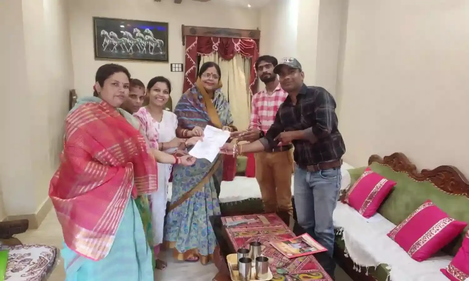 पात्रता परीक्षा उत्तीर्ण युवाओं ने मुख्यमंत्री के नाम सौंपे ज्ञापन