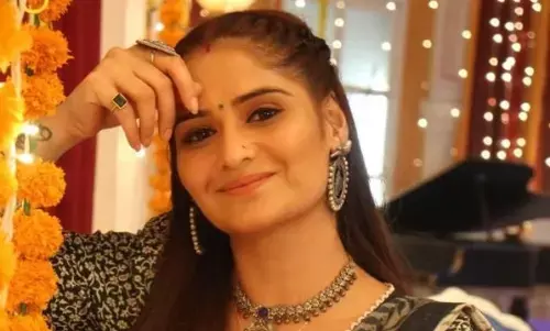 श्रावणी में आरती सिंह का ट्रांसफॉर्मेशन उड़ाएगा फैंस के होश  श्रावणी में आरती सिंह का ट्रांसफॉर्मेशन उड़ाएगा फैंस के होश