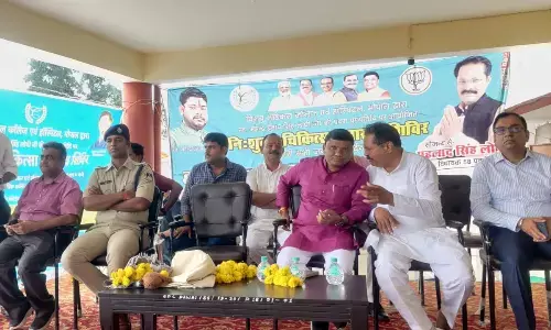 प्रभारी मंत्री व विधायक ने दो दिवसीय नि:शुल्क चिकित्सा शिविर का किया शुभारंभ प्रभारी मंत्री व विधायक ने दो दिवसीय नि:शुल्क चिकित्सा शिविर का किया शुभारंभ