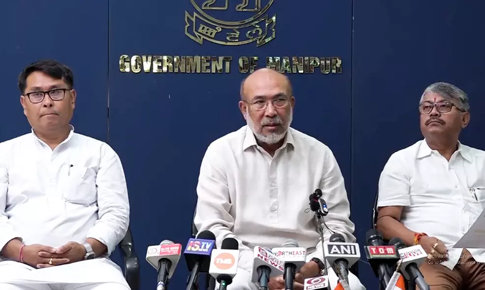 मणिपुर सरकार ने म्यांमार सीमा पर मुक्त आवाजाही व्यवस्था निलंबित की, केंद्र से कहा - इसे स्थायी रूप से बंद करें मणिपुर सरकार ने म्यांमार सीमा पर मुक्त आवाजाही व्यवस्था निलंबित की, केंद्र से कहा - इसे स्थायी रूप से बंद करें