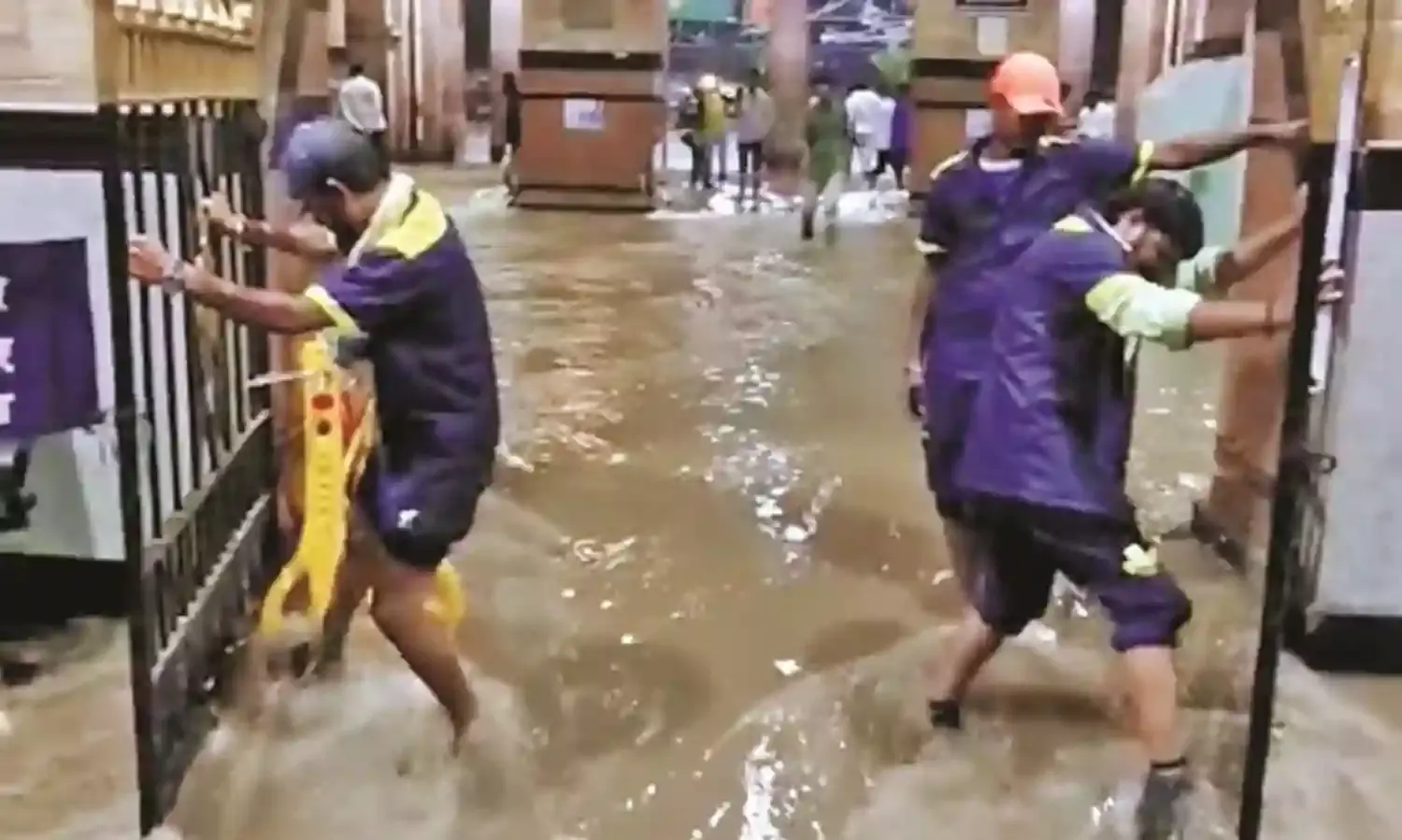 नागपुर रेलवे स्टेशन को नई ड्रेनेज लाइन ही बचा सकती