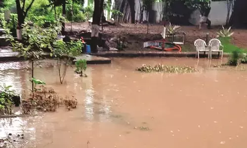 जो अपने घर को जल-जमाव से भी नहीं बचा पाए, शहर की समस्या कैसे हल करेंगे