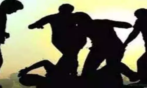 मामूली विवाद में युवक से मारपीट, चार युवकों के खिलाफ अपराध दर्ज मामूली विवाद में युवक से मारपीट, चार युवकों के खिलाफ अपराध दर्ज
