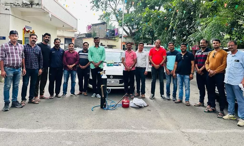 एटीएम काटकर चोरी करने वाले अंतरराज्यीय गिरोह का पर्दाफाश एटीएम काटकर चोरी करने वाले अंतरराज्यीय गिरोह का पर्दाफाश