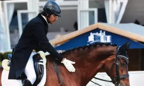 भारत ने घुड़सवारी में स्वर्ण पदक जीतकर इतिहास रचा भारत ने घुड़सवारी में स्वर्ण पदक जीतकर इतिहास रचा