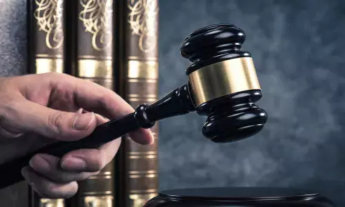 त्रिपुरा हाईकोर्ट ने बर्खास्त शिक्षक की बहाली की मांग वाली याचिका खारिज की, 25 हजार रुपये का जुर्माना लगाया त्रिपुरा हाईकोर्ट ने बर्खास्त शिक्षक की बहाली की मांग वाली याचिका खारिज की, 25 हजार रुपये का जुर्माना लगाया