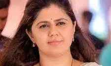 ईश्वर करे मुझ पर भाजपा छोड़ने की नौबत न आए- पंकजा मुंडे