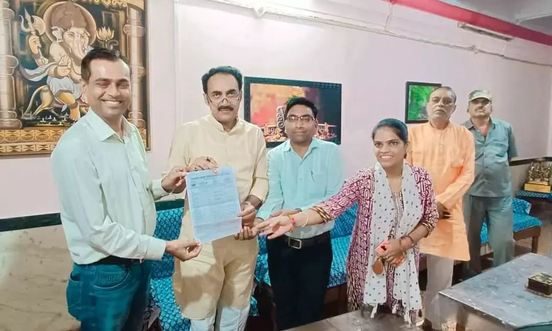 म.प्र. राजपत्रित आयुष चिकित्सा अधिकारी संघ ने सौंपा ज्ञापन