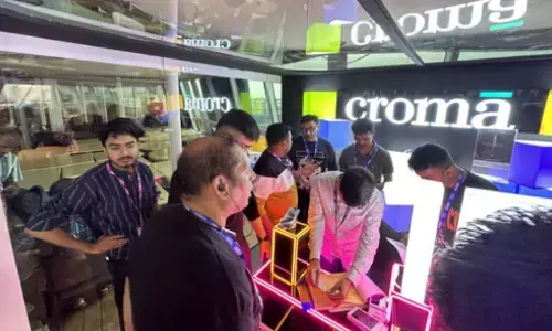 क्रोमा ने आईफोन 15 पेश करने के लिए क्रूज शिप पर पॉप-अप एक्सपीरियंस की मेजबानी की क्रोमा ने आईफोन 15 पेश करने के लिए क्रूज शिप पर पॉप-अप एक्सपीरियंस की मेजबानी की