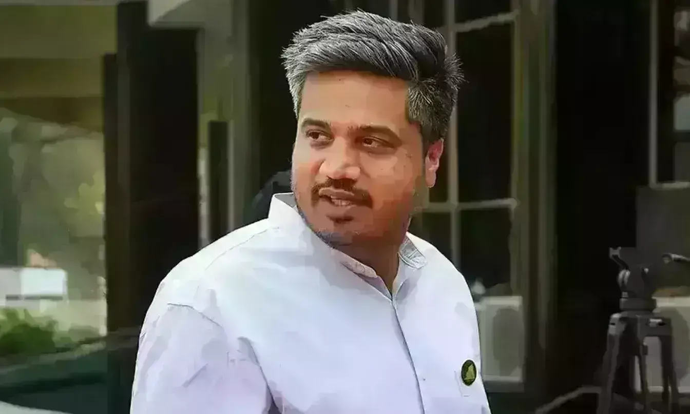 शरद पवार के पोते विधायक रोहित पवार को पर्यावरण विभाग से झटका,  अदालत से मिली राहत