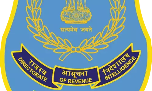 अधिकारियों पर खुदकुशी के लिए उकसाने के आरोप के बाद डीआरआई को छापेमारी की गाइडलाइन में बदलाव का निर्देश