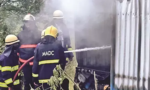 नामी कंपनी की एजेंसी में लगी आग, खान-पान की सामग्री सहित लाखों रुपए का माल खाक