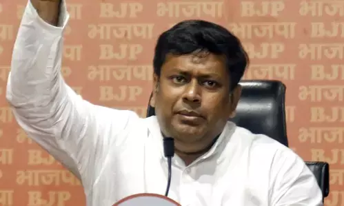 दिल्ली में टीएमसी नेताओं के प्रदर्शन को भाजपा ने बताया ड्रामा और सर्कस दिल्ली में टीएमसी नेताओं के प्रदर्शन को भाजपा ने बताया ड्रामा और सर्कस