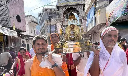 पर्युषण पर्व के समापन पर श्रीजी की निकाली गयी शोभा यात्रा