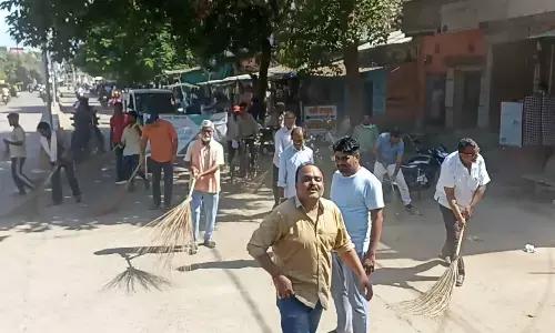 एक घण्टा स्वच्छता के तहत लोगों ने किया श्रमदान