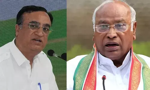 कांग्रेस का कोषाध्यक्ष नियुक्त करने के एक दिन बाद खड़गे ने माकन से की मुलाकात