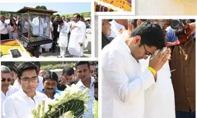 तृणमूल कांग्रेस का केंद्र से मनरेगा व अन्य योजनाओं के लिए धन की मांग करते हुए राजघाट पर प्रदर्शन तृणमूल कांग्रेस का केंद्र से मनरेगा व अन्य योजनाओं के लिए धन की मांग करते हुए राजघाट पर प्रदर्शन