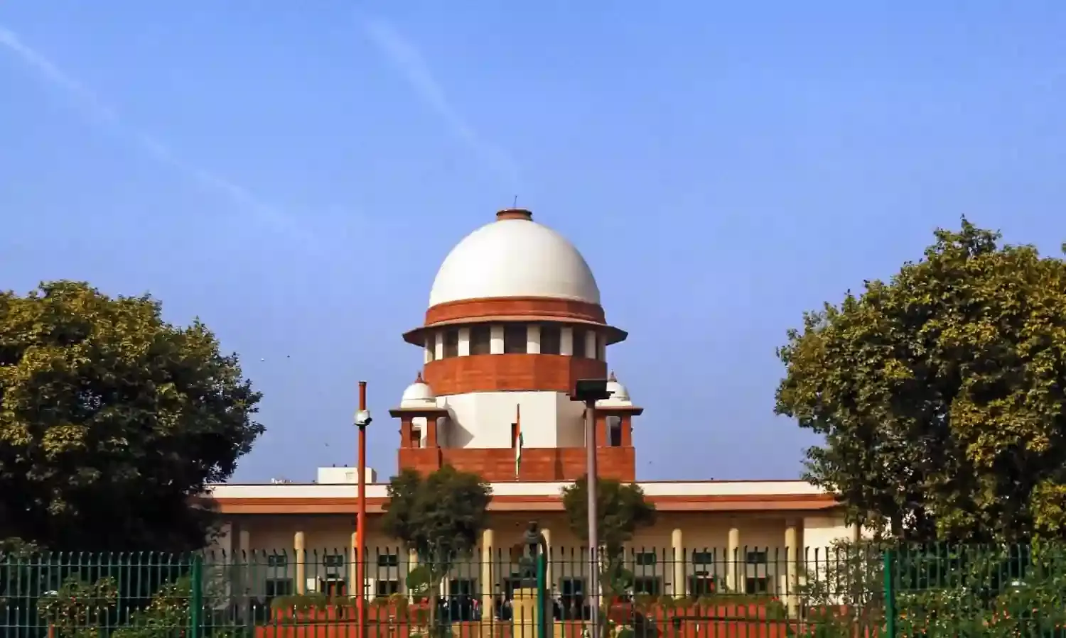 इलाहाबाद हाईकोर्ट के आदेश के खिलाफ याचिका पर सुप्रीम कोर्ट 30 अक्टूबर को सुनवाई करेगा