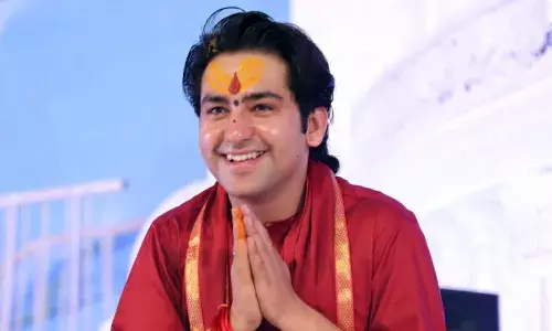 बाबा बागेश्‍वर पिंडदान के लिए गया पहुंचे 