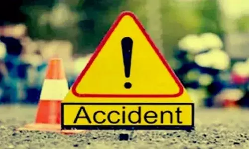 गोवा में हैदराबाद जा रही बस पलटने से एक की मौत, 22 घायल गोवा में हैदराबाद जा रही बस पलटने से एक की मौत, 22 घायल