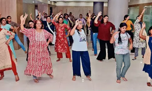 दैनिक भास्कर गरबा वर्कशॉप में हर वर्ग ले रहा है हिस्सा, छोटे-छोटे बच्चे भी शामिल हैं दैनिक भास्कर गरबा वर्कशॉप में हर वर्ग ले रहा है हिस्सा, छोटे-छोटे बच्चे भी शामिल हैं