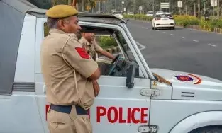 यूएपीए मामले को लेकर दिल्ली पुलिस का पत्रकारों पर छापेमारी पर विपक्ष ने किया हंगामा