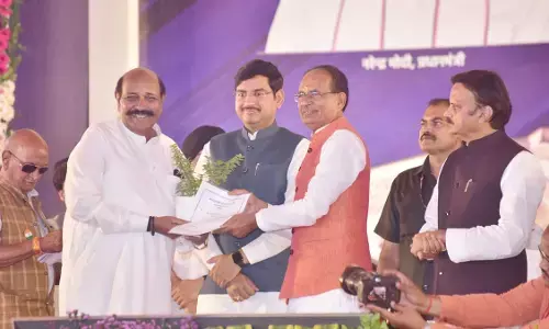 श्रमजीवी पत्रकार परिषद के राष्ट्रीय अध्यक्ष तिवारी को मुख्यमंत्री ने किया सम्मानित