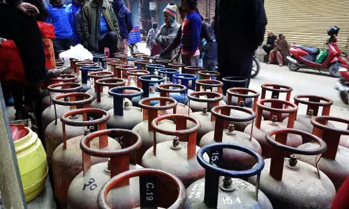 उज्ज्वला लाभार्थियों को अब रसोई गैस पर 300 रुपये प्रति सिलेंडर सब्सिडी मिलेगी