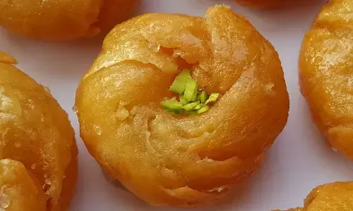 घर में बनाए हलवाई जैसी परफेक्ट खस्ता और रस भरी बालूशाही, जानिए इसकी आसान रेसिपी घर में बनाए हलवाई जैसी परफेक्ट खस्ता और रस भरी बालूशाही, जानिए इसकी आसान रेसिपी