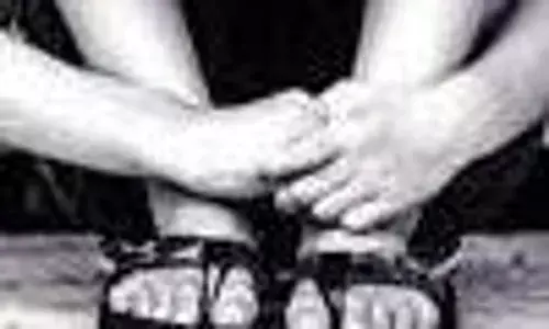 घर से भागी बेटी प्रेमी के साथ मिली, तो पुलिस के सामने समझौते का प्रस्ताव