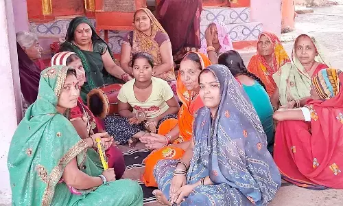 महिलाओं ने किया अखण्ड संकीर्तन