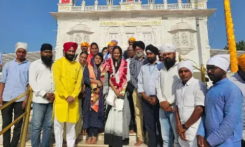 तख्त सचखंड श्री हुजूर साहिब पहुंचकर सांसद सुप्रिया सुले ने टेका माथा - किए गुरु ग्रंथ साहिब के दर्शन