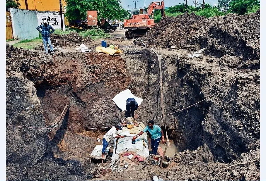 राइजिंग मेन लाइन के लीकेज सुधार में दो दिन का समय और लगेगा राइजिंग मेन लाइन के लीकेज सुधार में दो दिन का समय और लगेगा