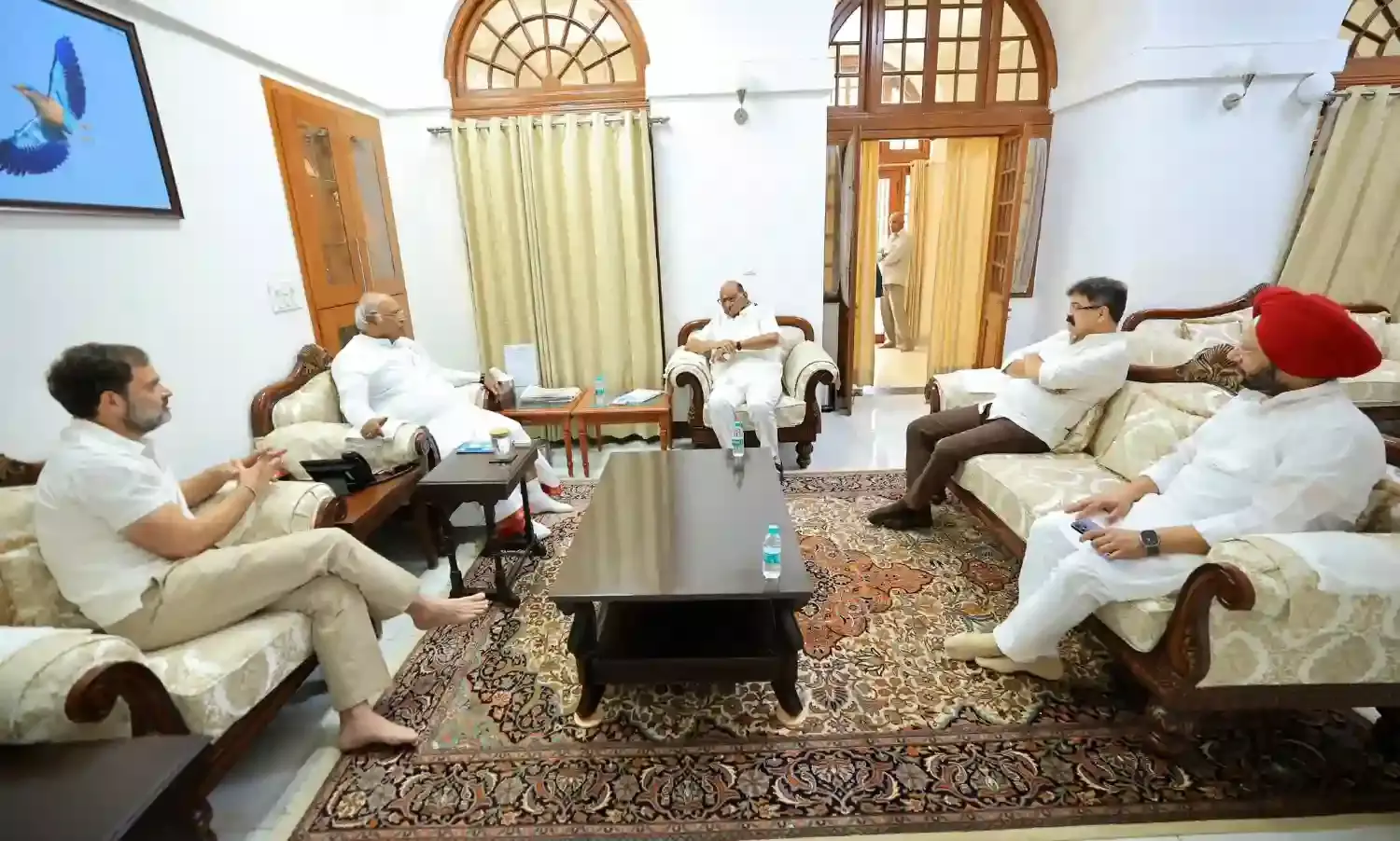 शरद पवार ने मल्लिकार्जुन खड़गे और राहुल गांधी से मुलाकात की
