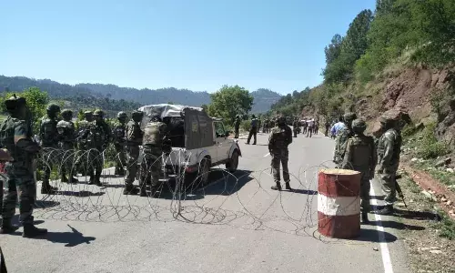 जम्मू-कश्मीर में ग्रेनेड दुर्घटना में सेना अधिकारी घायल