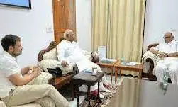 राहुल गांधी से मिले शरद पवार, खरगे बोले - हम हर चुनौती के लिए हैं तैयार