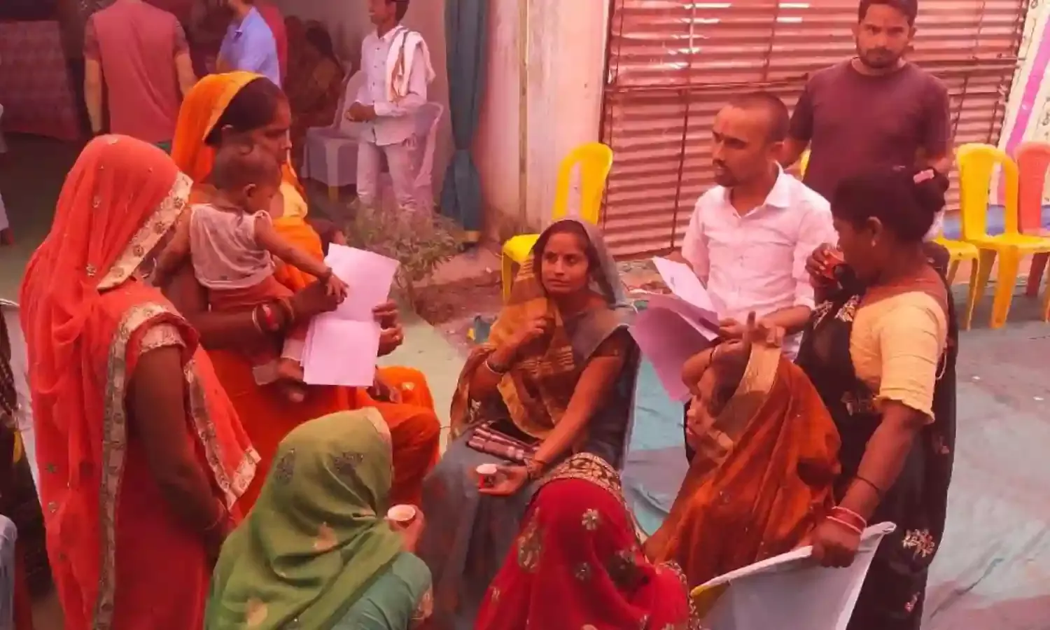 मुडवारी में ४५० रूपए में एलपीजी रिफिल योजना का दिखाया गया प्रसारण