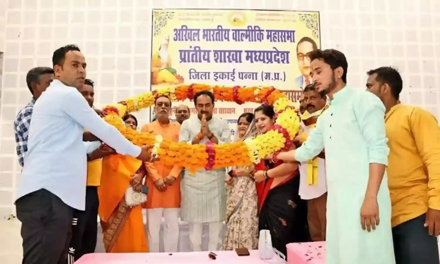 अखिल भारतीय बाल्मीक महासंघ ने सौंपा ज्ञापन