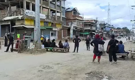 मणिपुर सरकार ने इंटरनेट सेवाओं पर प्रतिबंध 11 अक्टूबर तक बढ़ाया मणिपुर सरकार ने इंटरनेट सेवाओं पर प्रतिबंध 11 अक्टूबर तक बढ़ाया