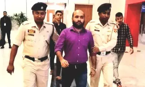 त्रिपुरा का पत्रकार बंगाल से गिरफ्तार, मुख्यमंत्री, राजनेताओं को बदनाम करने का आरोप