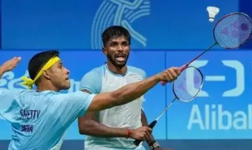 सात्विक-चिराग ने रचा इतिहास, बैडमिंटन में भारत के लिए जीता पहला स्वर्ण सात्विक-चिराग ने रचा इतिहास, बैडमिंटन में भारत के लिए जीता पहला स्वर्ण